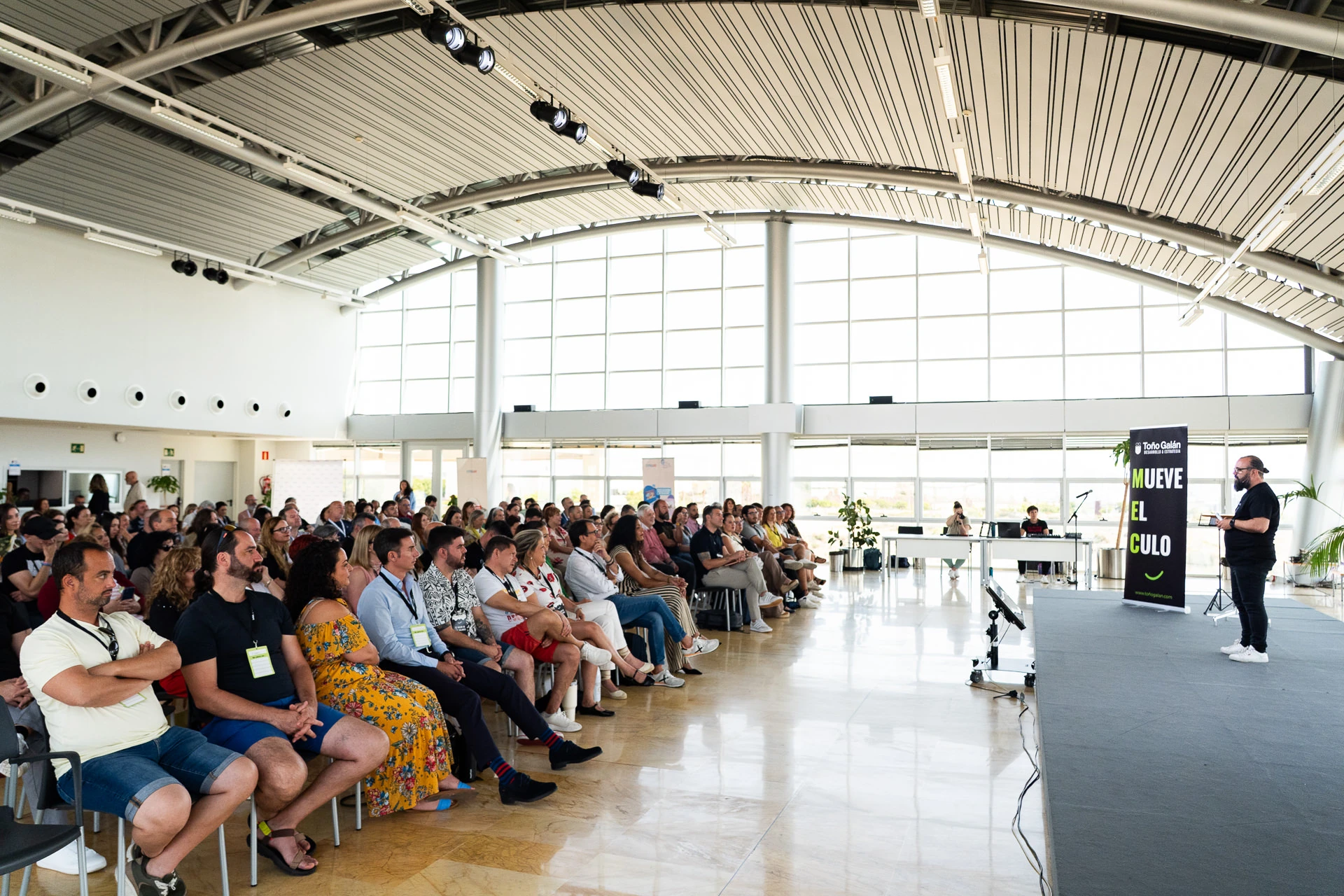 Trabajo de equipo real en sesión con Toño Galán